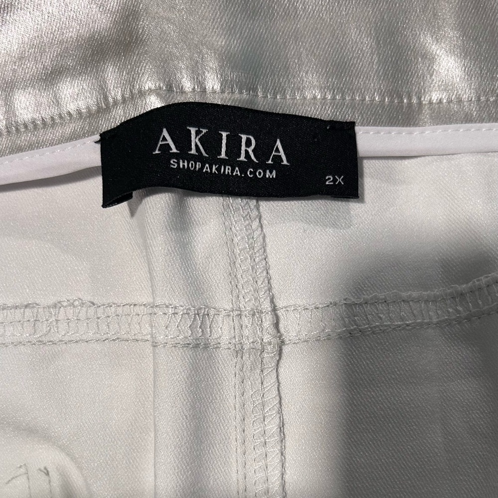 AKIRA Metallic Silver Women's Shorts - Picture 3 of 4